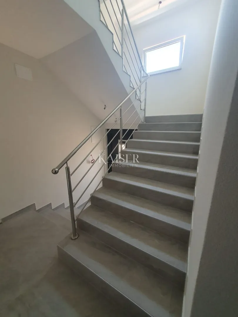 zadar – privlaka, stan s krovnom terasom 150 m od mora - slika 7