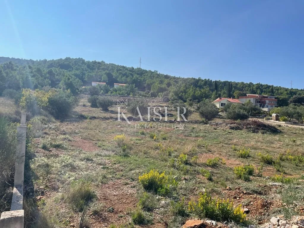 šibenik- 7100 m2 građevinsko zemljište 200 m od mora - slika 6