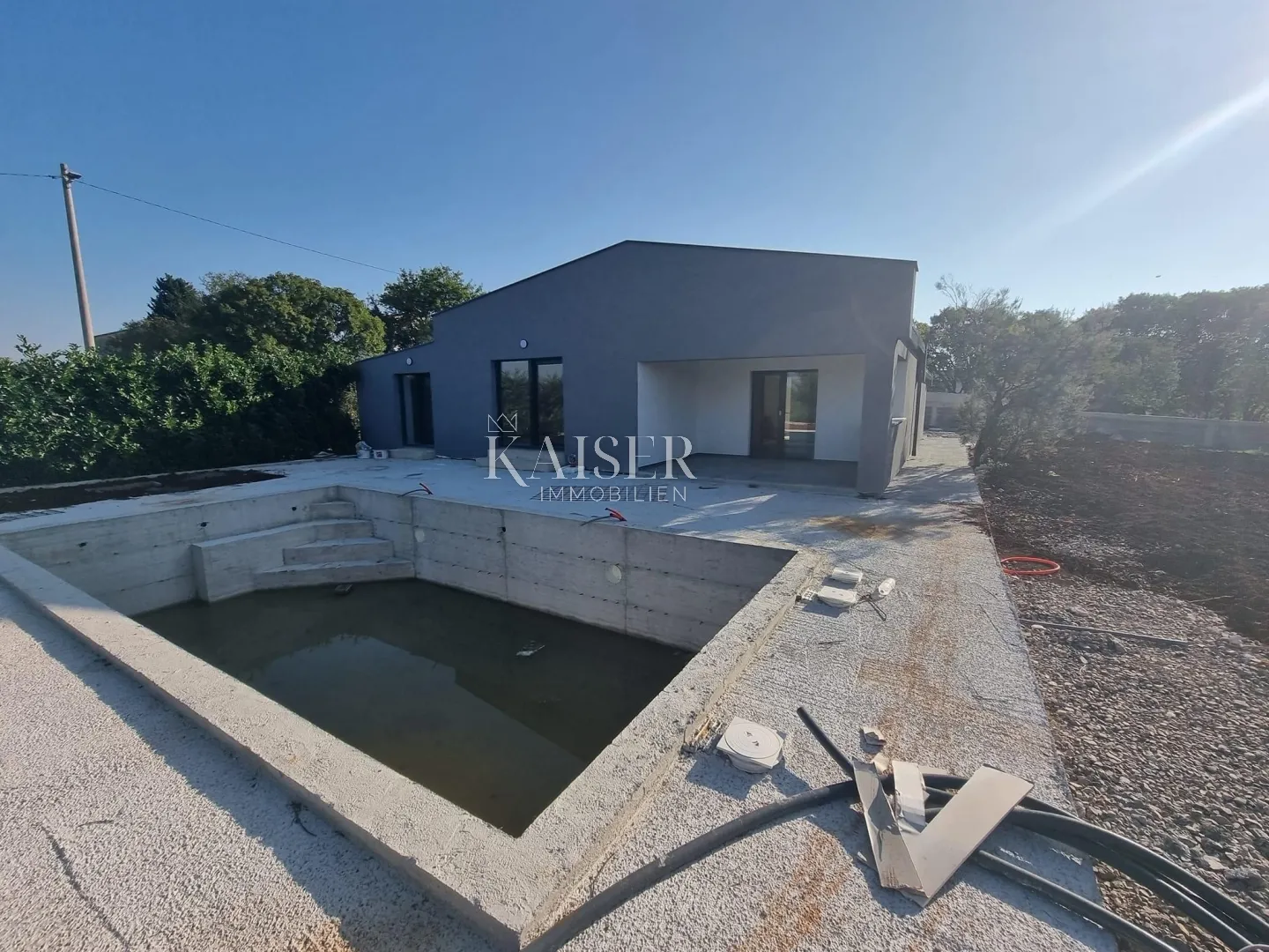 barban - kuća s bazenom 160 m2 i okućnicom 1100 m2 - slika 3