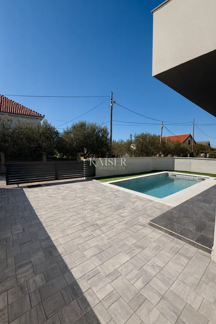 zadar – privlaka | moderna kuća s bazenom - slika 4