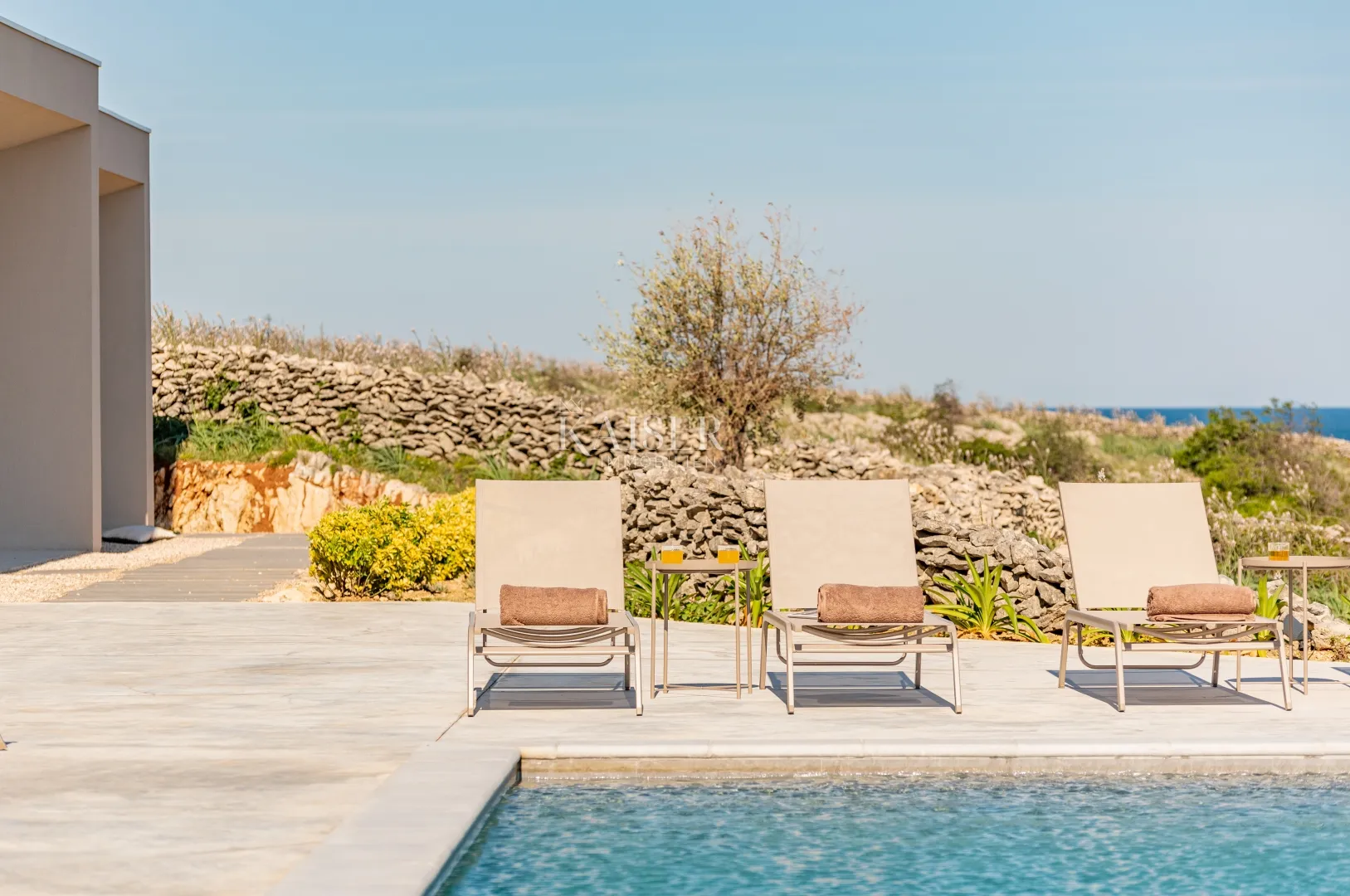 otok pag - luksuzna vila s predivnim pogledom - slika 9