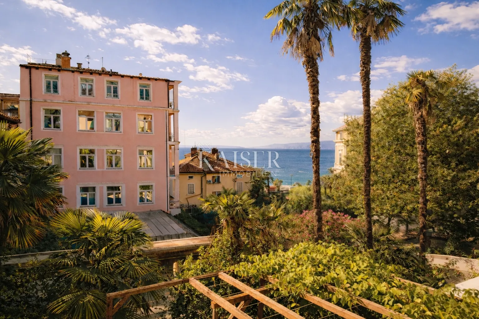 Opatija – Stan s privatnim vrtom u povijesnoj vili, 100 m od mora