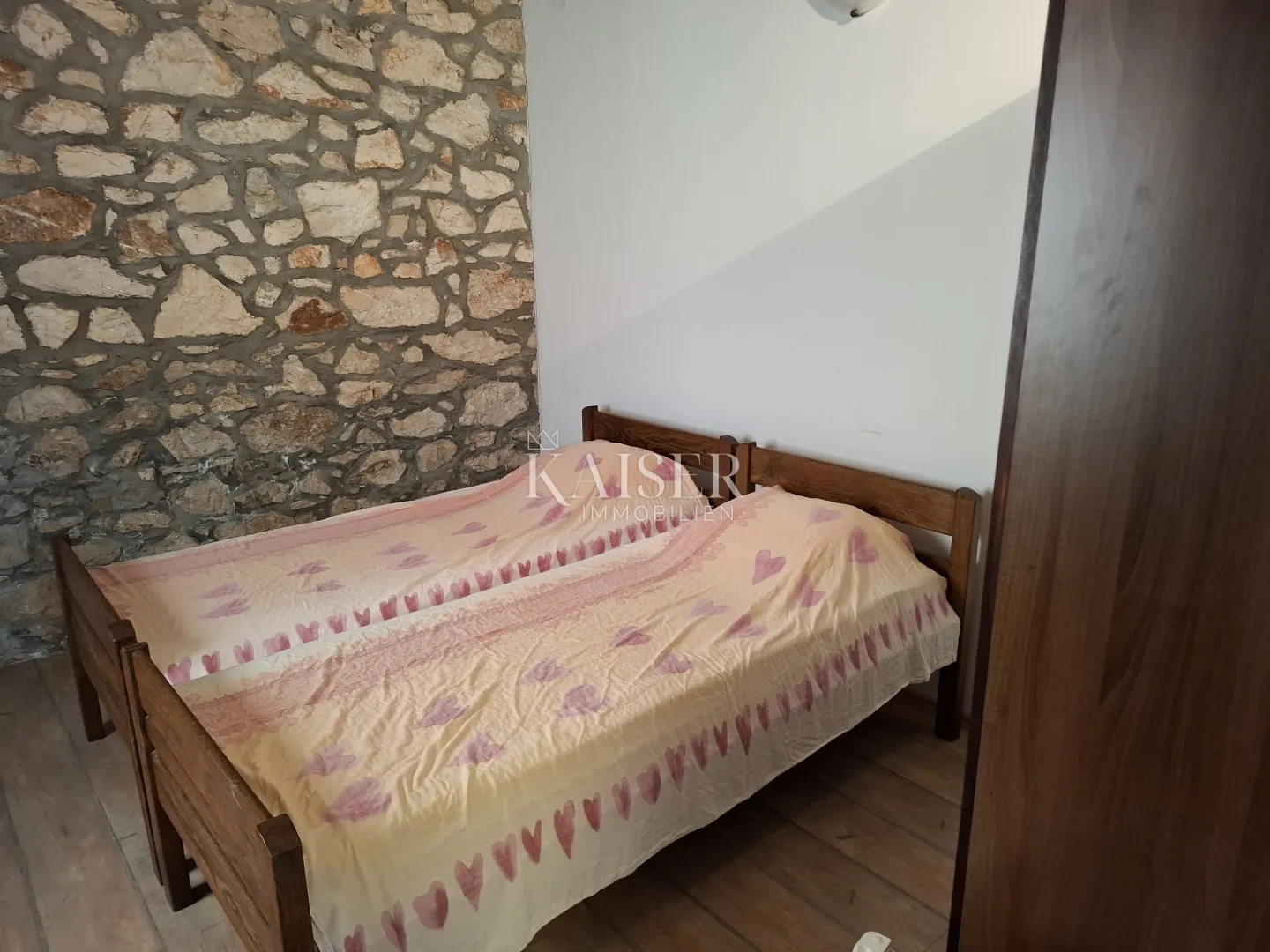 otok susak, dvosoban stan 61 m2 - slika 7