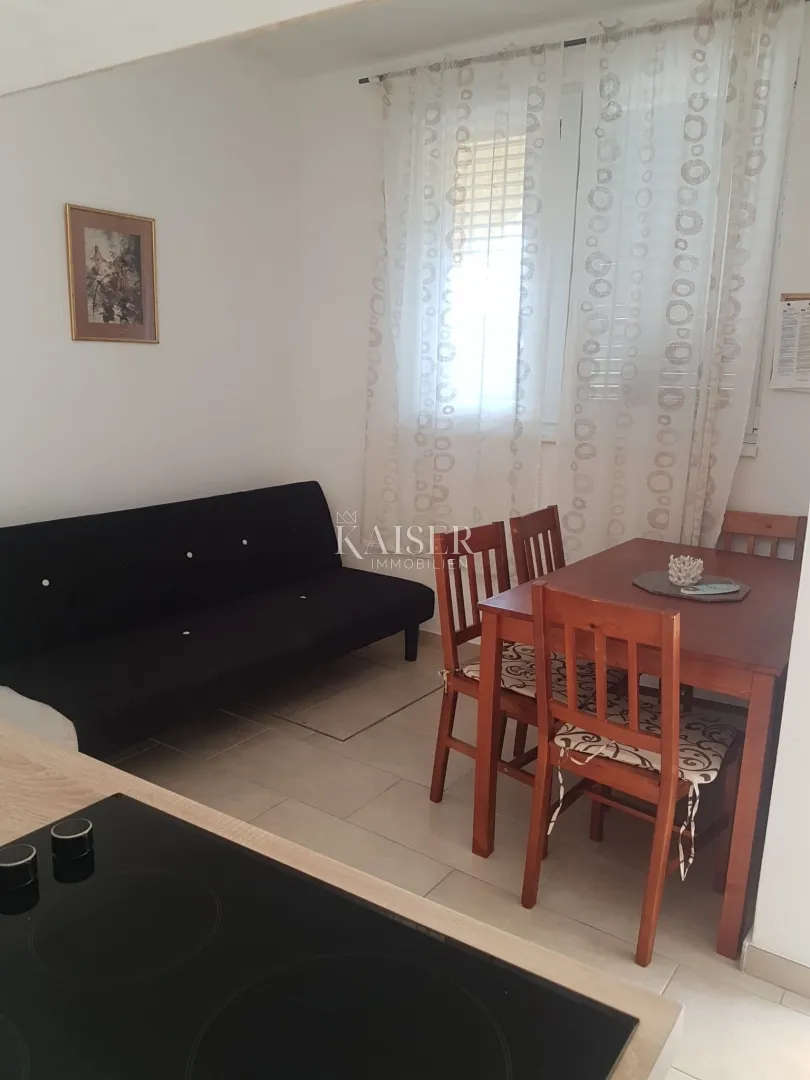 otok vir- kuća 220m2 ,s 3 apartmana - slika 10