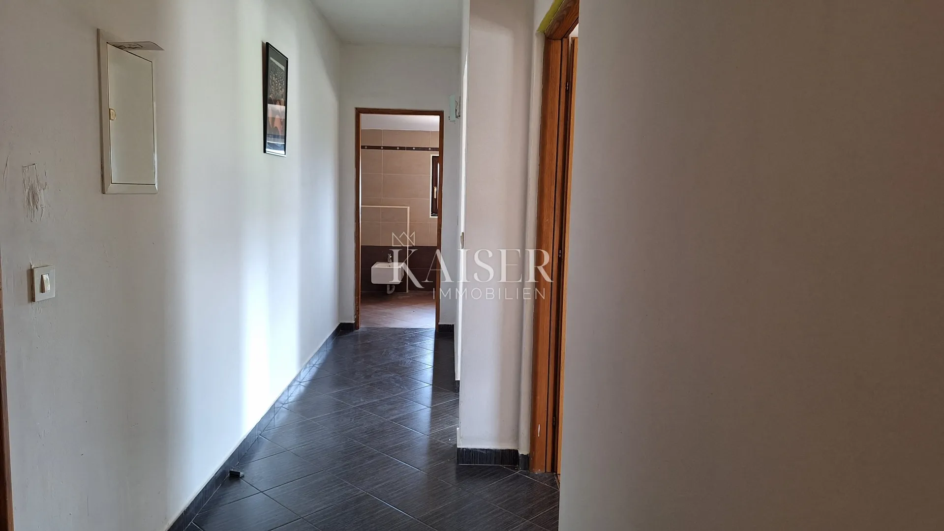 matulji, šapjane, poslovna zgrada na 3 etaže, vanjsko parkiralište,780 m2 korisnog prostora - slika 25