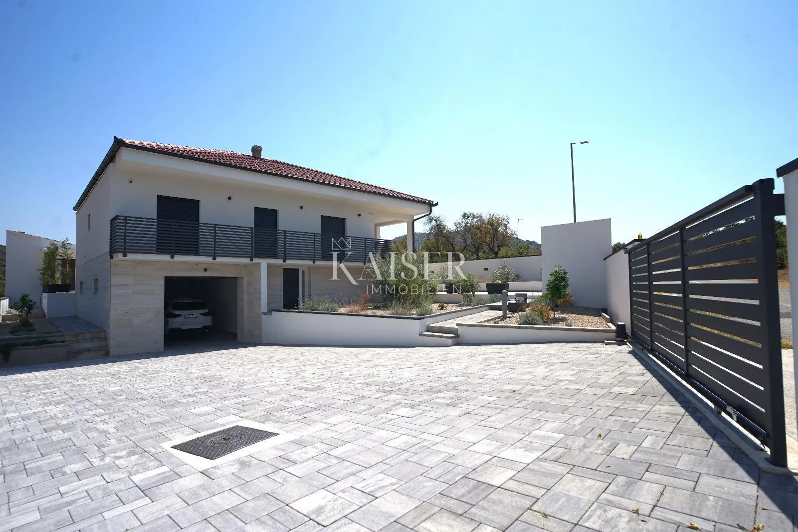 biograd okolica – moderna kuća s bazenom i privatnošću - slika 2