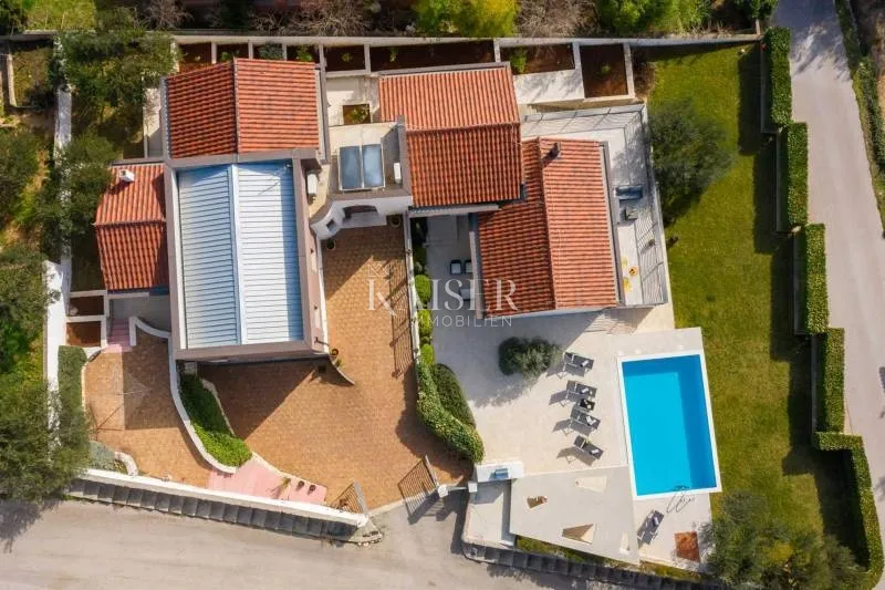 šibenik-žaborić – luksuzna vila 358 m² s bazenom, konobom i panoramskim pogledom - slika 40