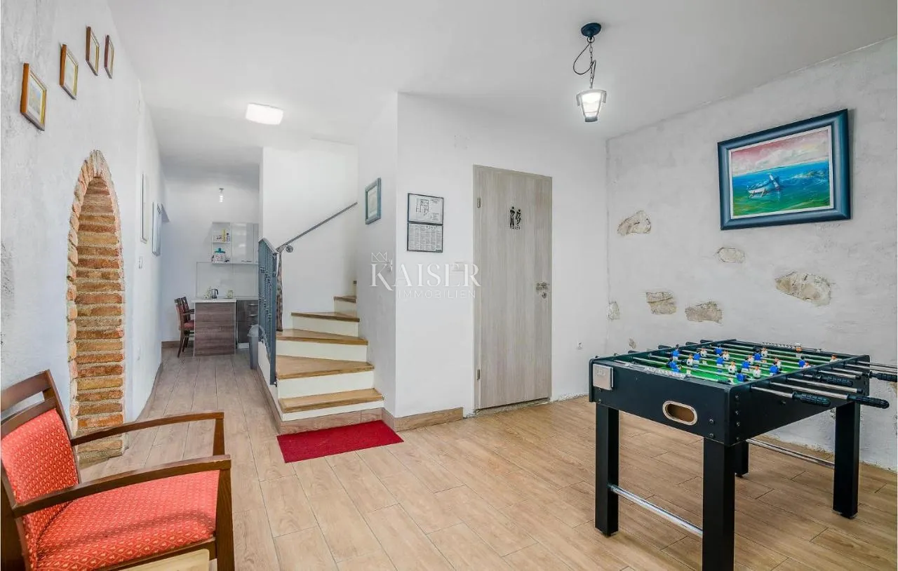 pinezići, otok krk- adaptirana kamena kuća 145m2 s bazenom - slika 7