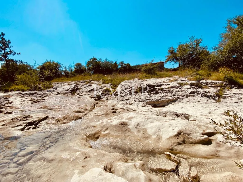buzet, roč - kamena starina s okućnicom - slika 12