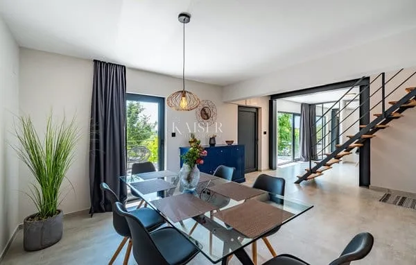zadar -luksuzna vila s bazenom u oazi zelenila - slika 9
