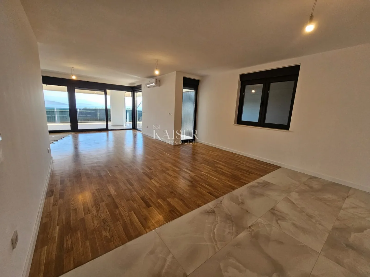 krk - dvoetažni stan 171 m2 sa krovnom terasom i bazenom - slika 6
