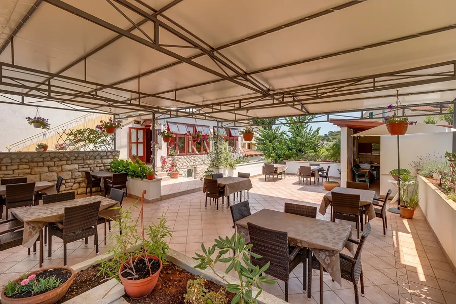 mali lošinj - predivna vila 200m od mora - slika 9