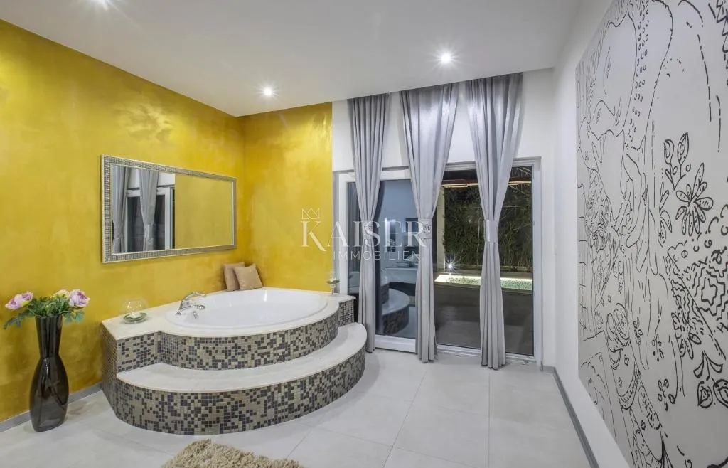 šibenik-rogoznica – luksuzna vila s bazenom, 4 apartmana, tradicionalnom konobom i panoramskim pogledom na more - slika 17