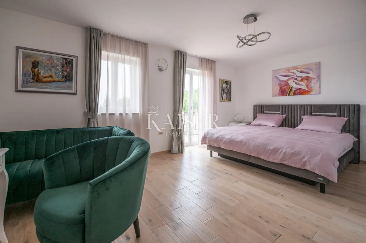 matulji, mihelići – impozantna vila sa dva stana i bazenom - slika 7