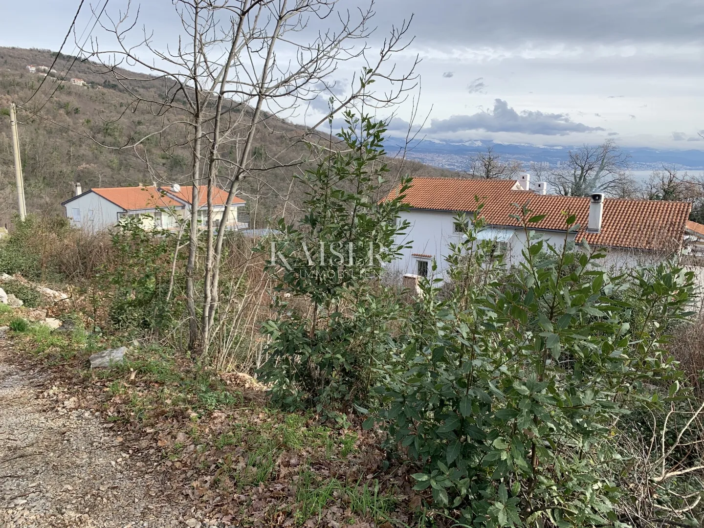 ičići - građevinsko zemljište 2455 m2 - slika 3