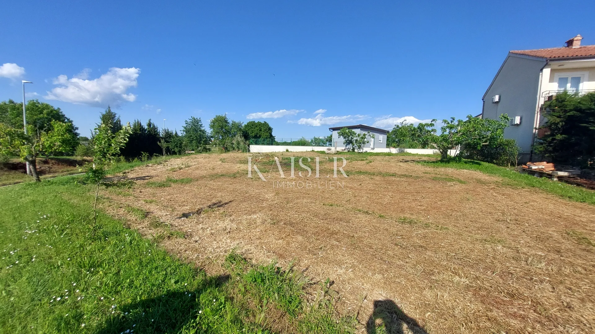 Istra, Novigrad - građevinsko zemljište za obiteljsku kuću, 1100 m2