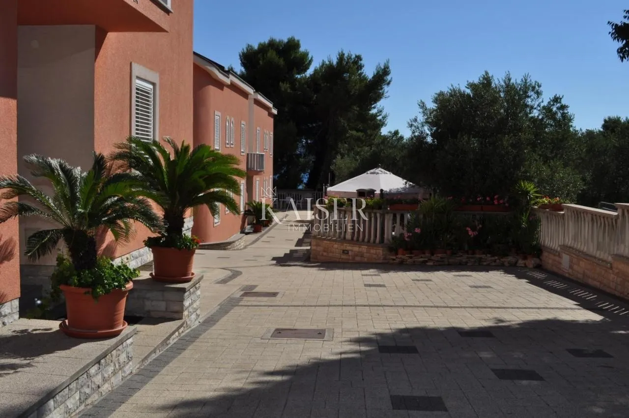 sveti filip i jakov - vila prvi red do mora - slika 7