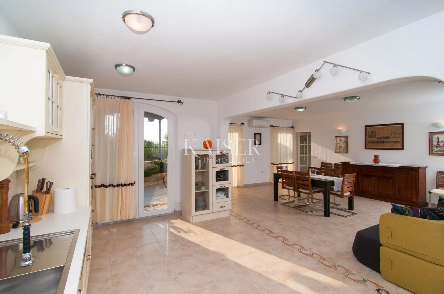 otok brač, supetar - kamena villa sa pogledom na more - slika 12