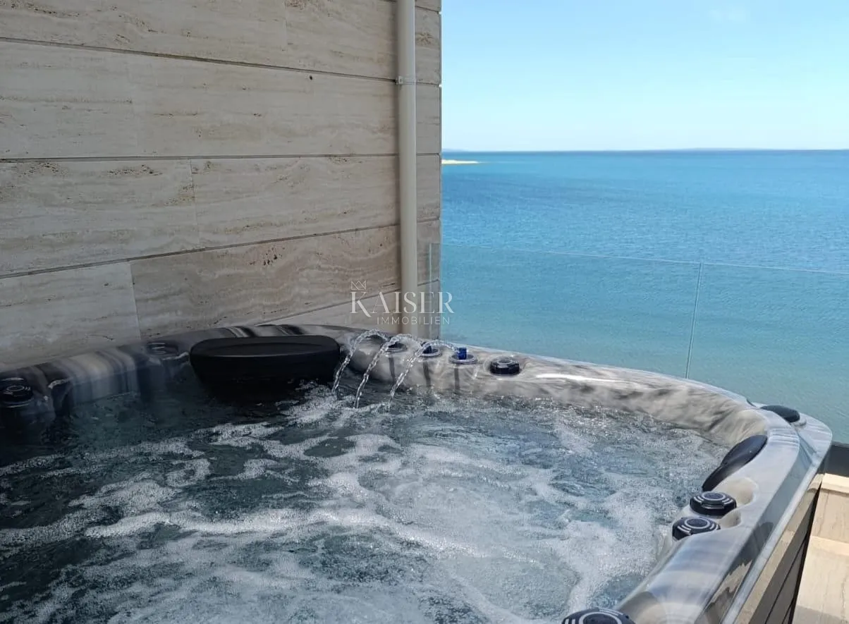 otok pag - ekskluzivni penthouse 118m2 , prvi red do mora - slika 25