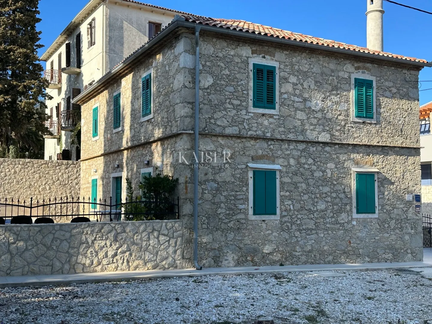 nerezine, otok lošinj - prekrasna kamena kuća s bazenom - slika 2