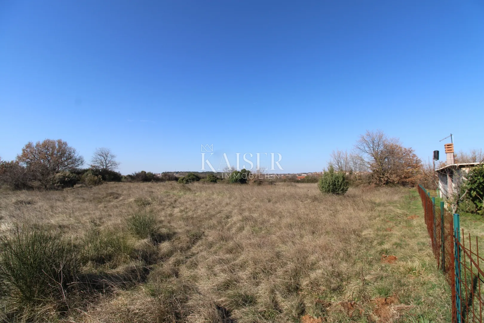 istra, medulin- poljoprivredno zemljište 618m2 blizu građevinske zone - slika 3