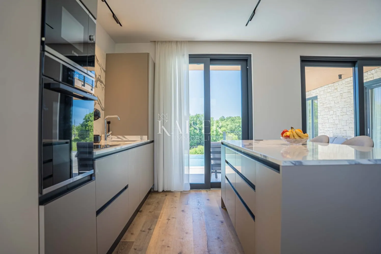 istra, višnjan - moderna vila s bazenom - slika 4