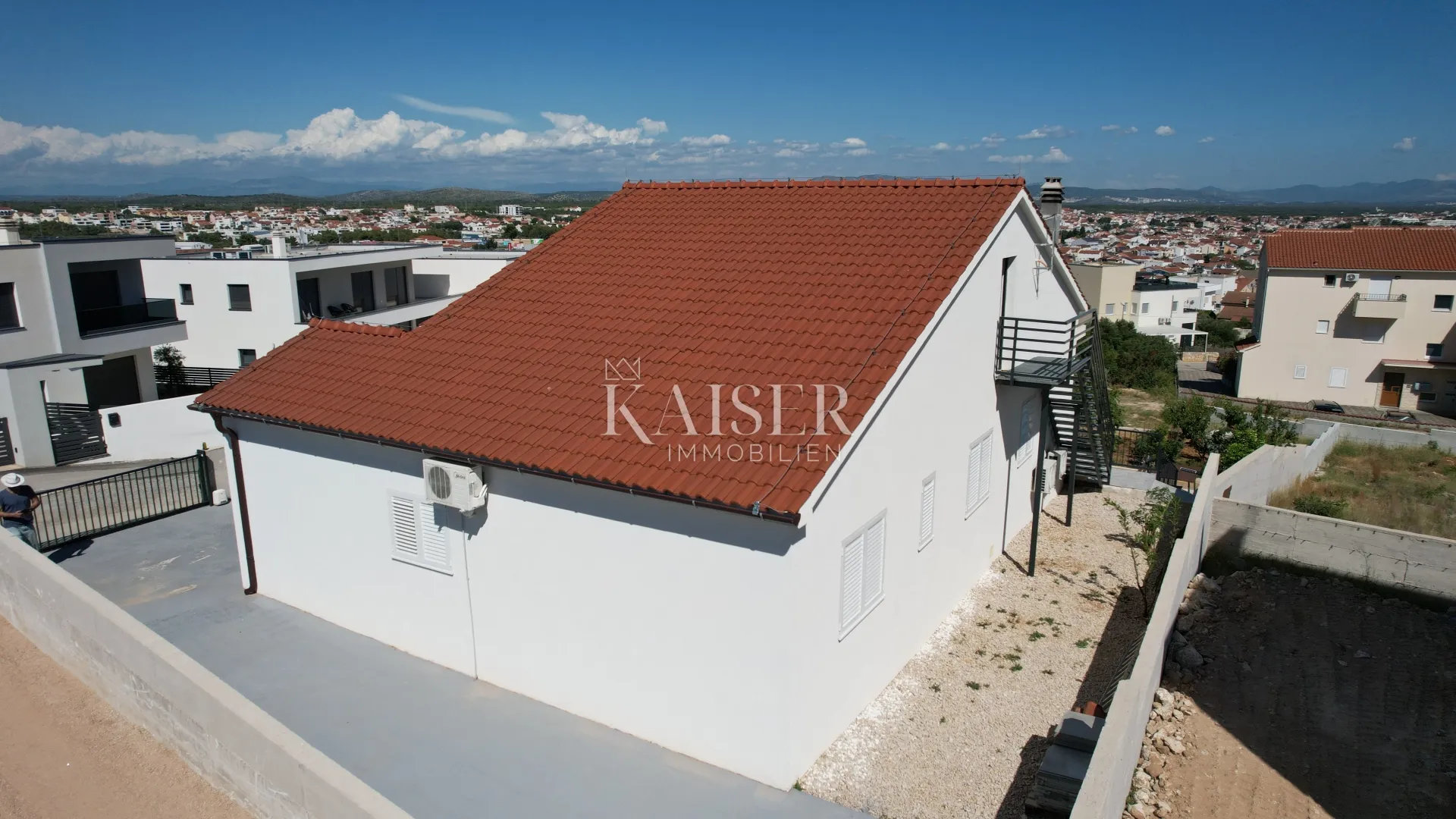 vodice,šibenik - moderna samostojeća prizemnica s garažom i velikom okućnicom - slika 4