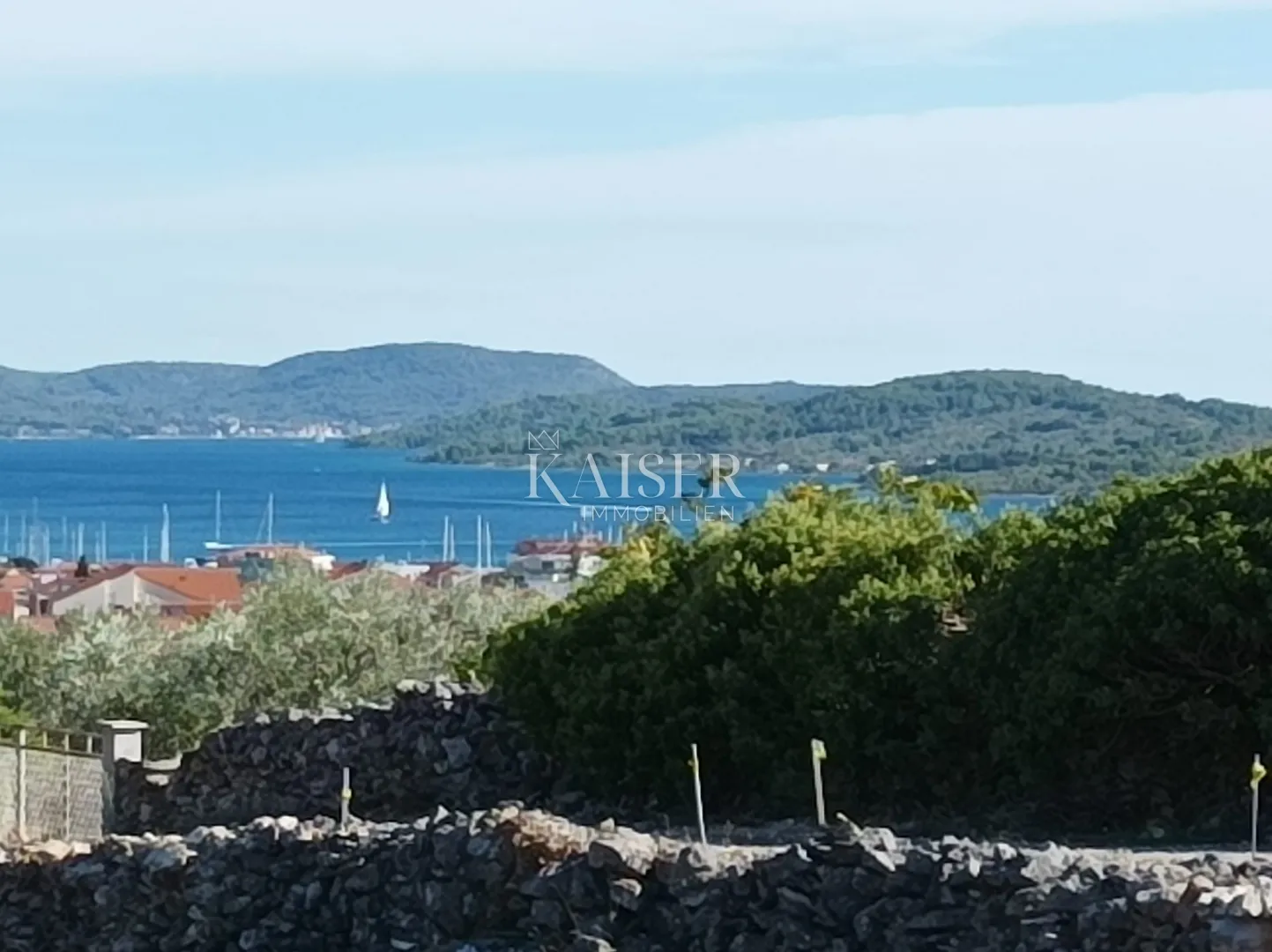šibenik, vodice - građevinsko zemljište s pogledom na more i otoke, veličine 649 m2. - slika 7