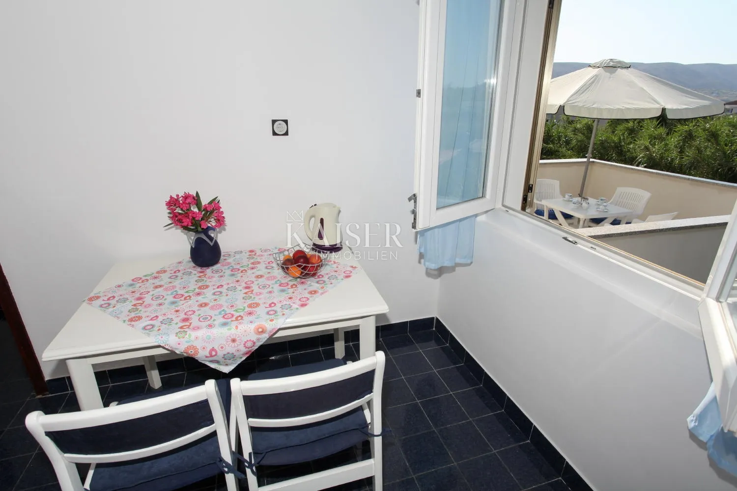 otok pag, pag - kuća s tri stana, 175m2, 300m od mora - slika 5