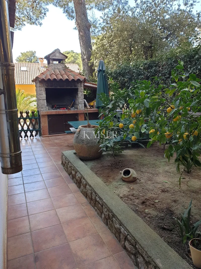 mali lošinj, artatore, dva apartmana okružena borovom šumom 65m2 - slika 2