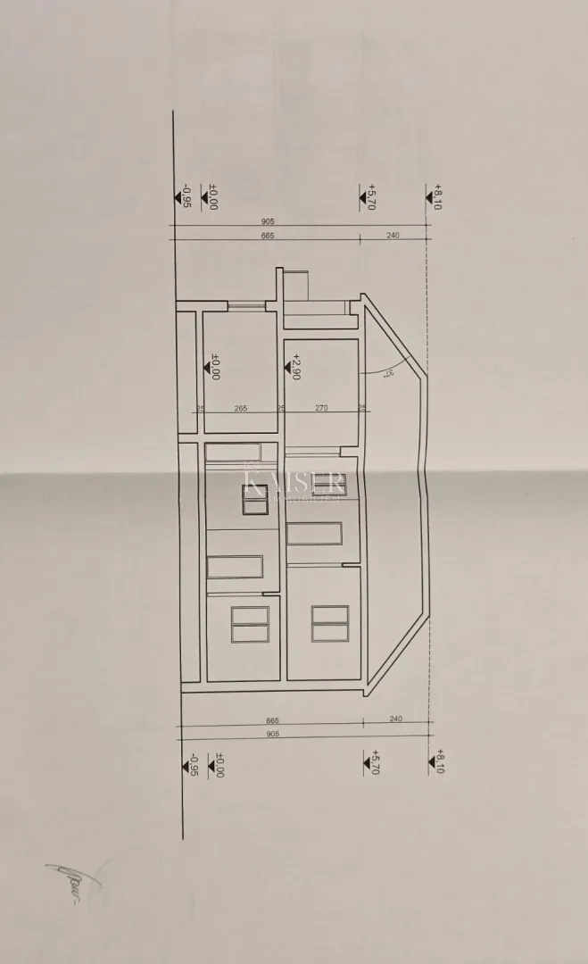 kuća sa dva stana 264m2 prvi red do mora - slika 58