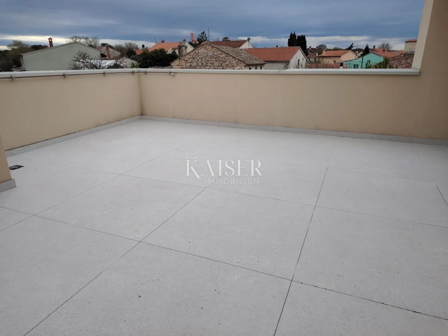 Istra, Pula - stanovi novogradnja 55m2 + terasa 48m2