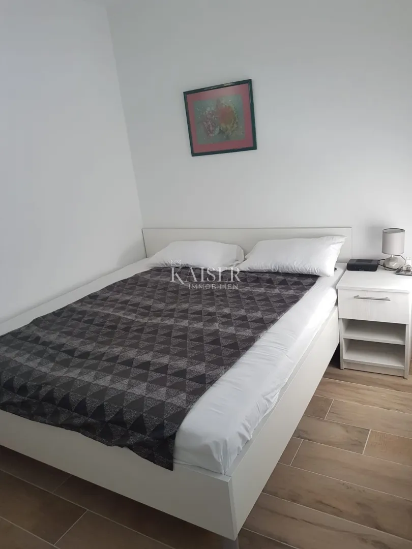 otok vir- kuća 220m2 ,s 3 apartmana - slika 18