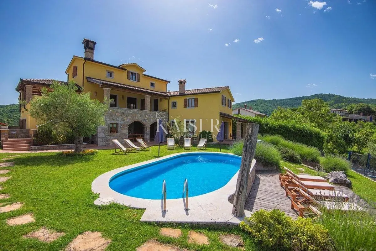 istra, pazin okolica - kuća 270m2 sa bazenom i prekrasnom okućnicom - slika 3