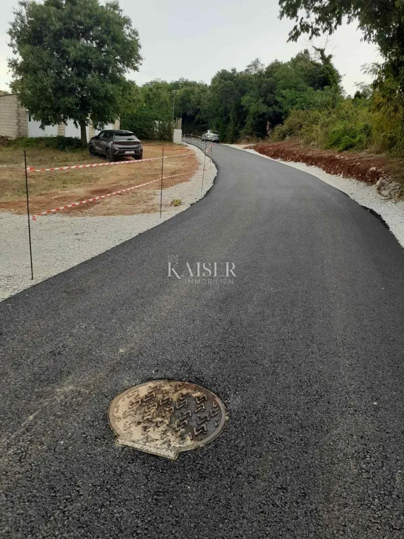 istra - kaštelir, građevinsko zemljište sa komunalijama 1550m2 - slika 5