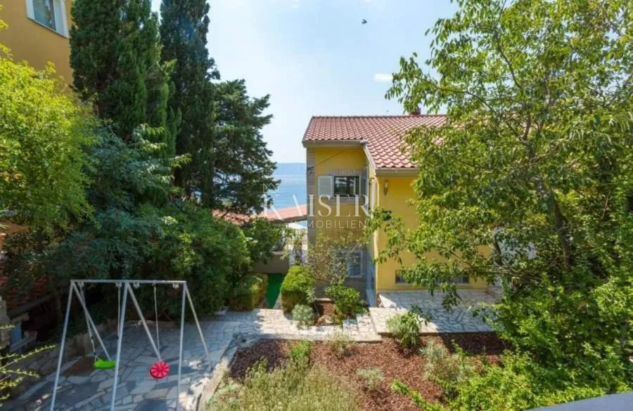 novi vinodolski - kuća prvi red do mora - slika 13