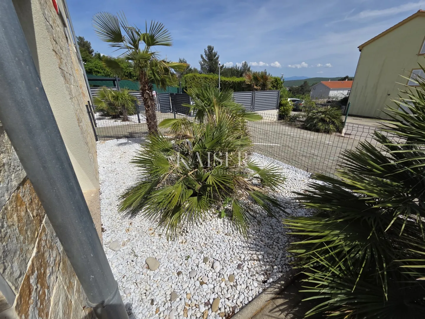 krk, čižići - stan 61m2 u prizemlju, sa 70m2 okućnice - slika 17