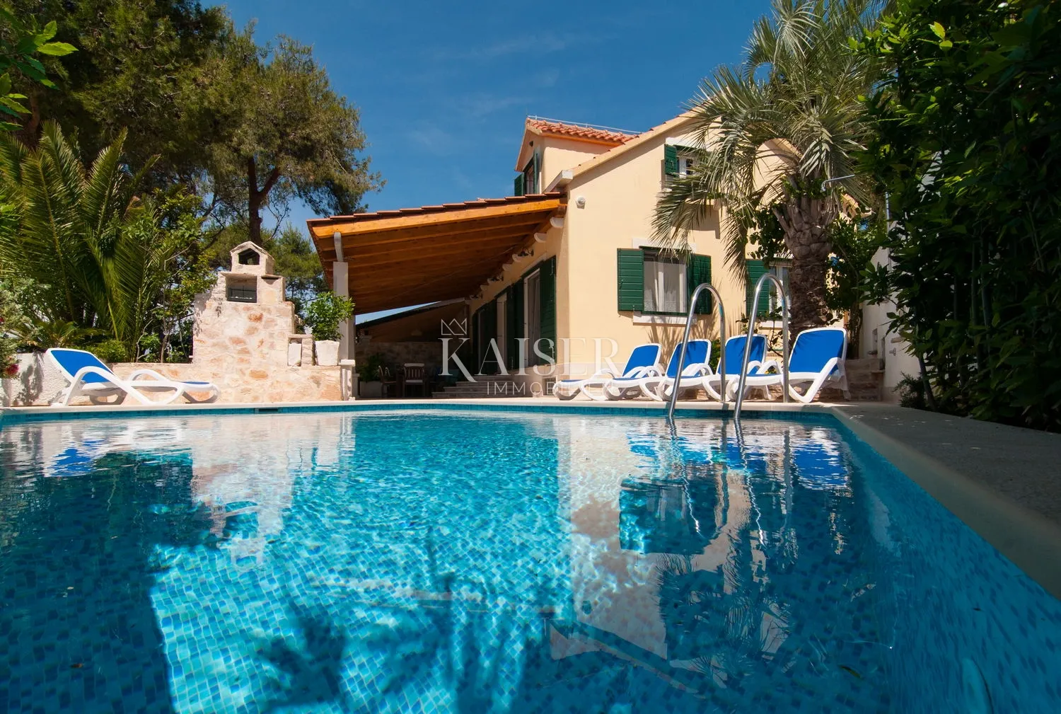 otok brač, supetar - villa sa bazenom prvi red do mora - slika 2