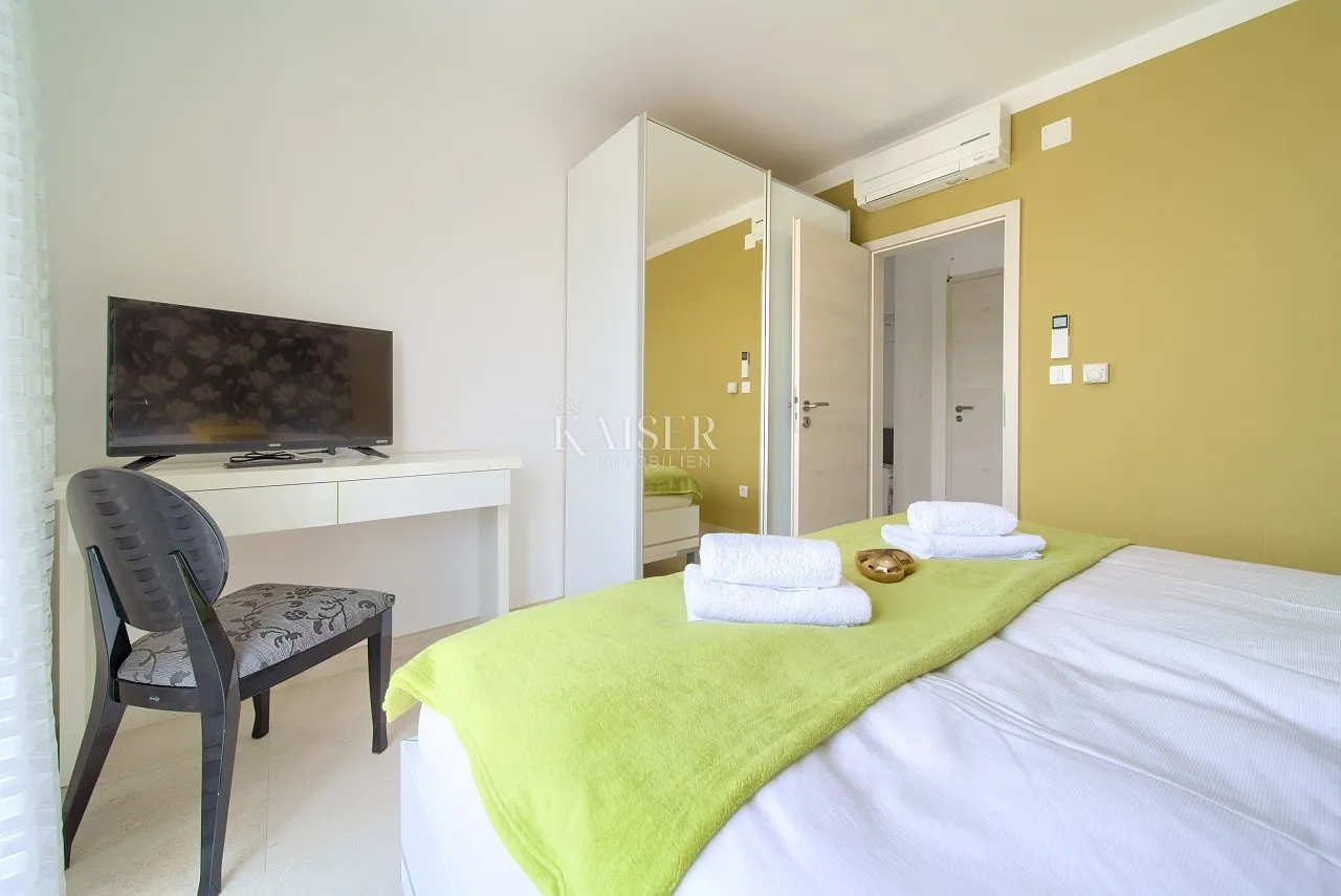 linardići, otok krk- vila 410m2 s bazenom i pogledom na more - slika 24