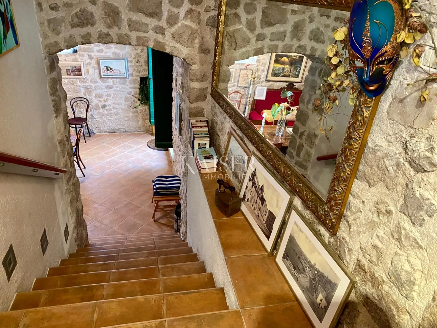šibenik, stari grad - stan s kraljevskim pedigreom i tajnim prolazom 108m2 - slika 13