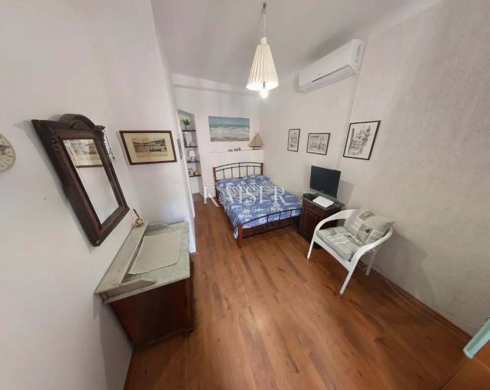 cres, kuća u povijesnoj jezgri 85 m² - slika 5