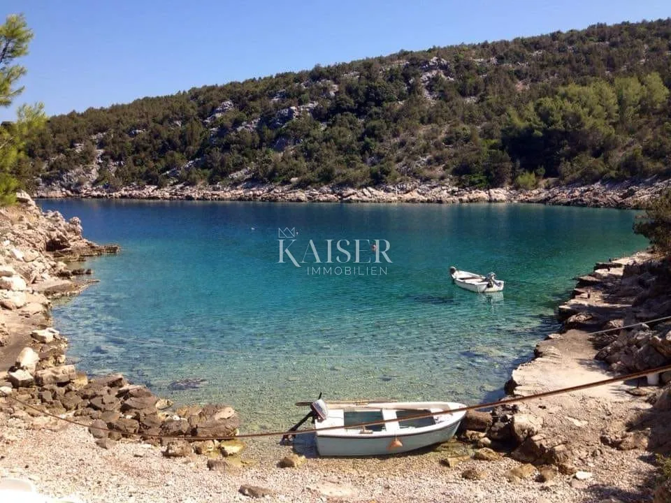 Hvar- poljoprivredno zemljište, prvi red do mora, 27471 m2 - Zastražišće, Jelsa