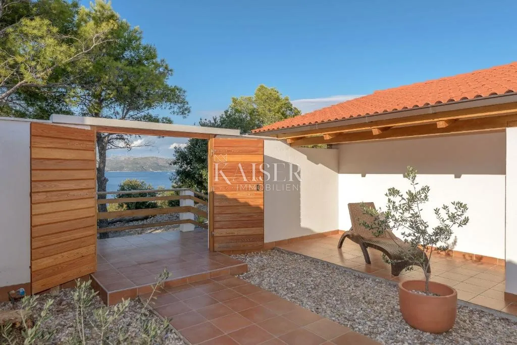 split, drvenik - luksuzna kamena vila, 8700 m2, prvi red do mora - slika 3