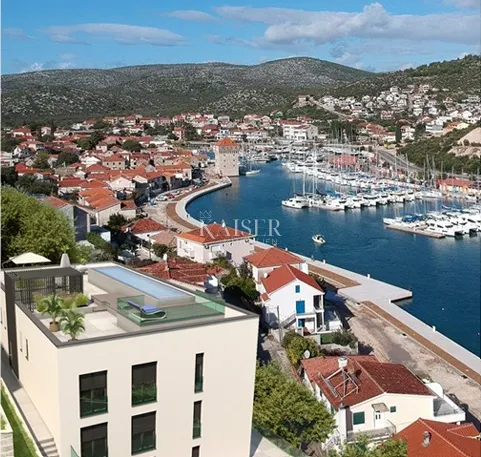 Marina, Trogir - Ekskluzivan, odmah useljiv stan s panoramskim pogledom i vrtom