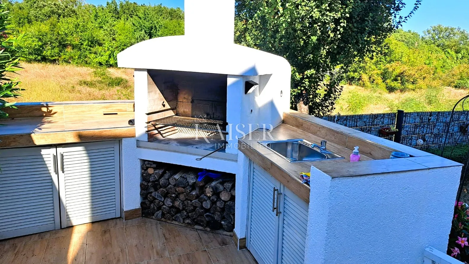 otok krk, okolica- moderan apartman 83m2 u vili s okućnicom - slika 17