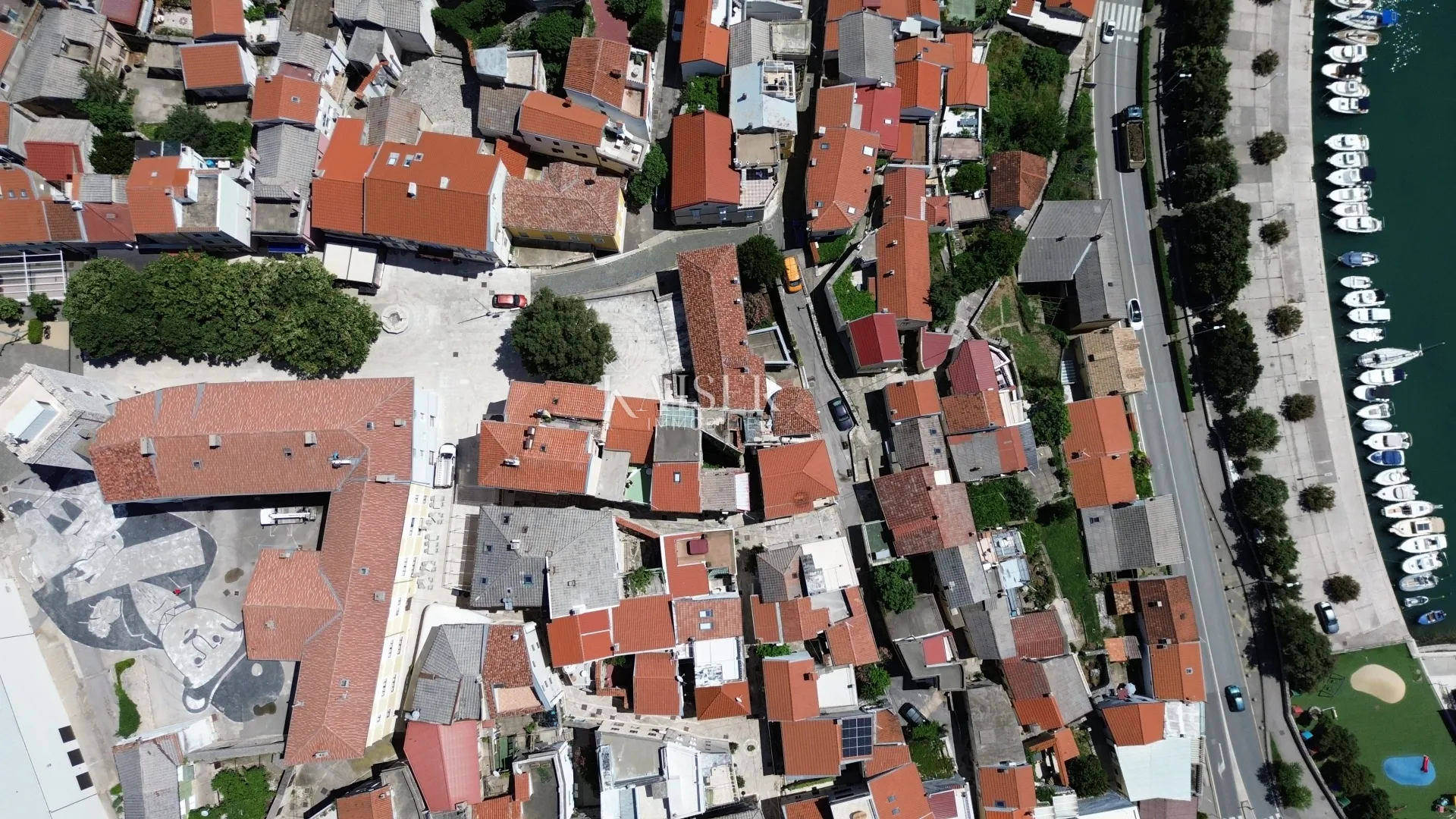 novi vinodolski, centar - poslovni prostor sa stanom i garsonjerom - slika 2