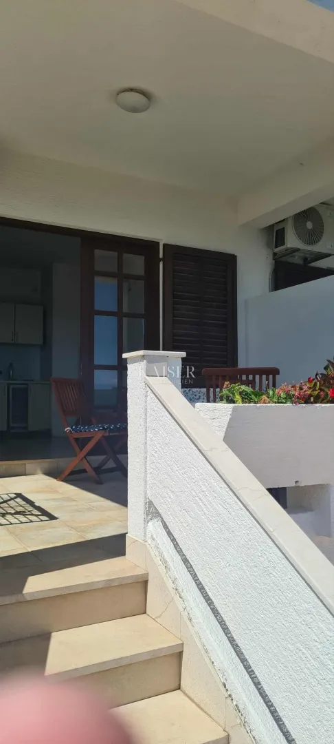 apartman sj1 bs panoramskim pogledom na more, 100 metara od plaže, otok ugljan – mali lukoran - slika 2