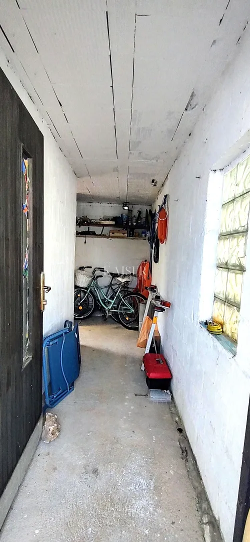 otok vir kat kuće 40 m od mora terasa parking - slika 5