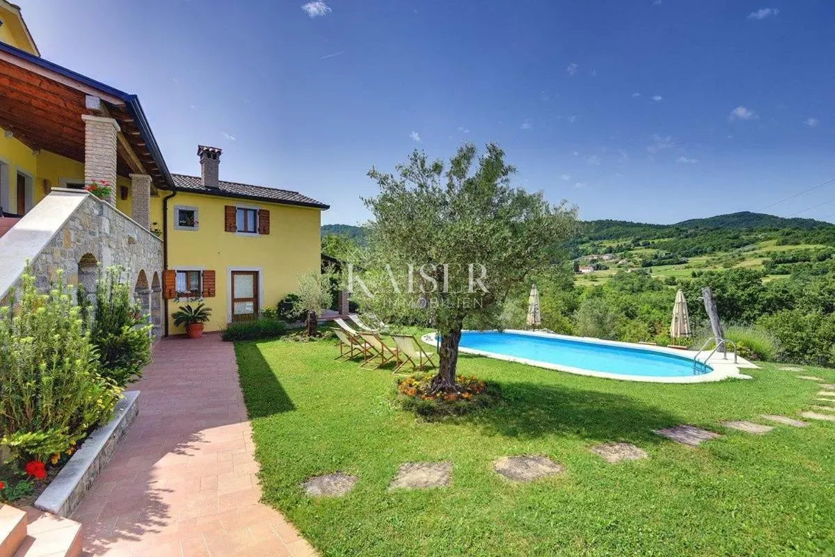 istra, pazin okolica - kuća 270m2 sa bazenom i prekrasnom okućnicom - slika 4