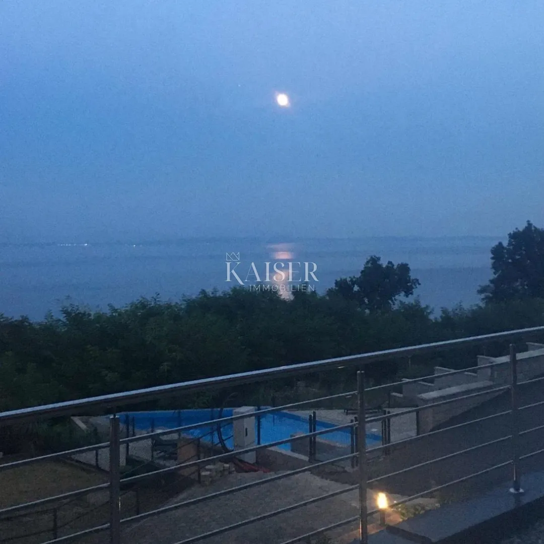 opatija, stan u prizemlju sa bazenom i sa dva garažna mjesta. - slika 14